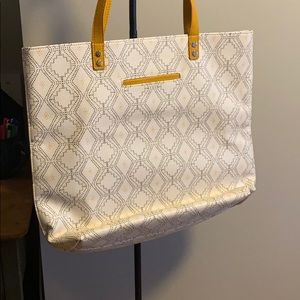 Thirty-One Around Town Tote in Dotted Geo Pebble